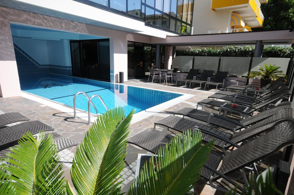 Hotel Ambassador Riccione Eksteriør bilde